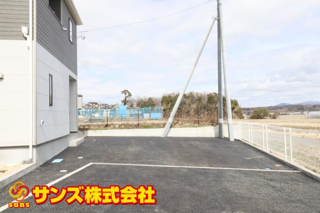 須賀川市和田字立石　　　１号棟　　　須賀川第3小学校、須賀川第３中学区の外観|南側から見た駐車スペース♪