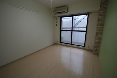 【居間・リビング】 | アビタシオン根岸Ⅱ