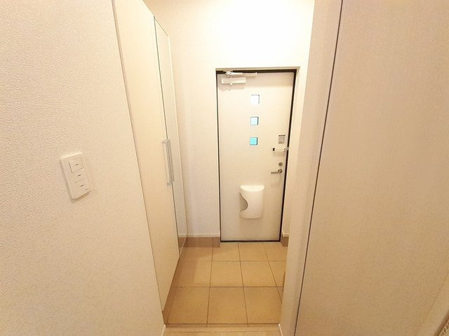 アムール鴨川の玄関