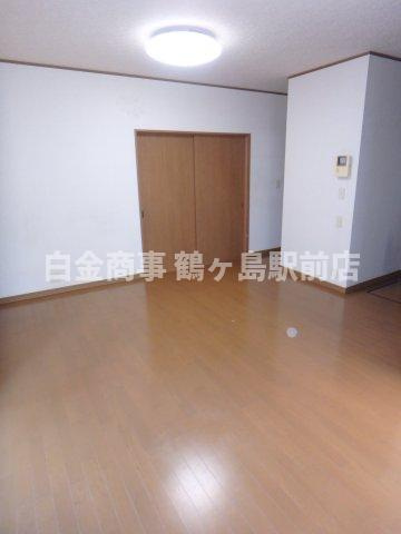 坂戸市南町中古戸建の居間・リビング