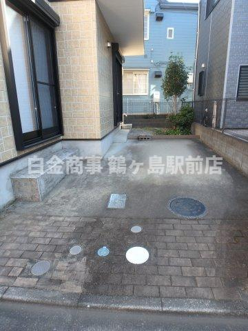 坂戸市南町中古戸建の駐車場