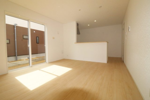 須賀川市和田字立石　　　２号棟　　　須賀川第3小学校、須賀川第３中学区の居間・リビング