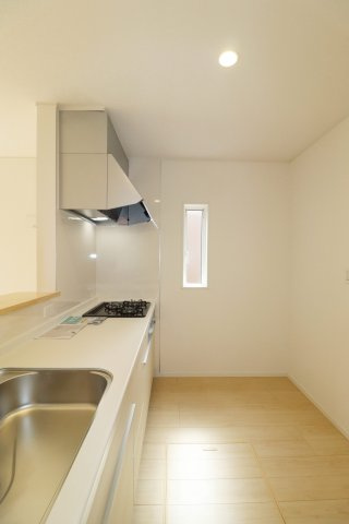 須賀川市和田字立石　　　２号棟　　　須賀川第3小学校、須賀川第３中学区のキッチン