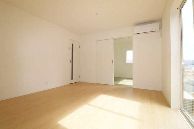 須賀川市和田字立石　　　２号棟　　　須賀川第3小学校、須賀川第３中学区の居間・リビング