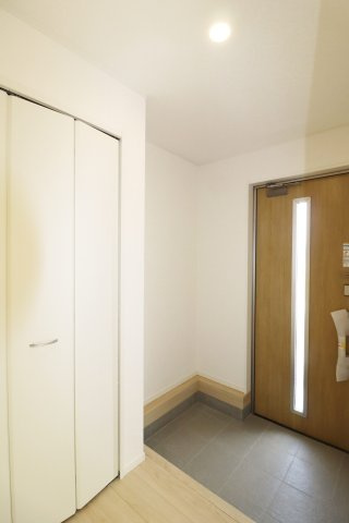 須賀川市和田字立石　　　２号棟　　　須賀川第3小学校、須賀川第３中学区の玄関