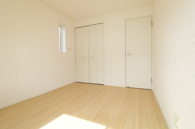 須賀川市和田字立石　　　２号棟　　　須賀川第3小学校、須賀川第３中学区の洋室