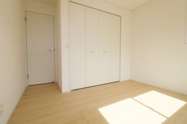 須賀川市和田字立石　　　２号棟　　　須賀川第3小学校、須賀川第３中学区の洋室