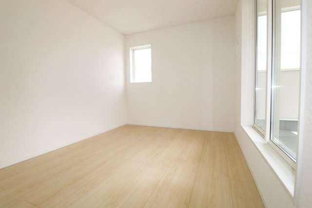 須賀川市和田字立石　　　２号棟　　　須賀川第3小学校、須賀川第３中学区の洋室