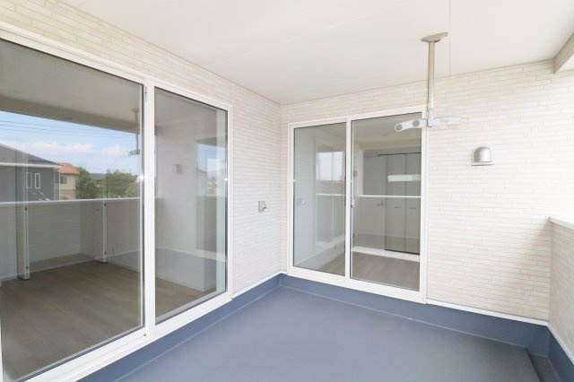 須賀川市和田字立石　　　２号棟　　　須賀川第3小学校、須賀川第３中学区のバルコニー|※同社施工例