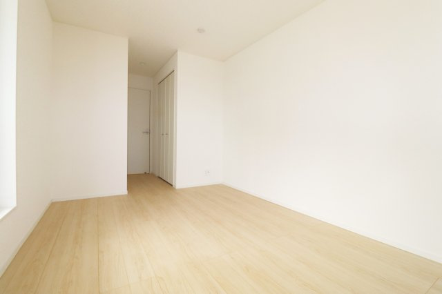 須賀川市和田字立石　　　２号棟　　　須賀川第3小学校、須賀川第３中学区の洋室