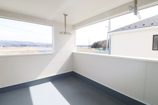 須賀川市和田字立石　　　２号棟　　　須賀川第3小学校、須賀川第３中学区のバルコニー