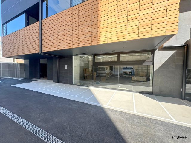 ヴィーナス今里 仲介手数料無料の駐車場