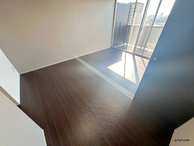 ヴィーナス今里 仲介手数料無料の居間・リビング