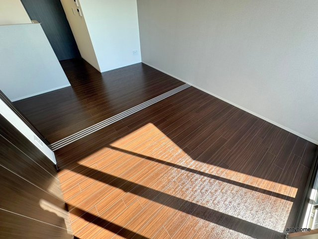 ヴィーナス今里 仲介手数料無料の居間・リビング