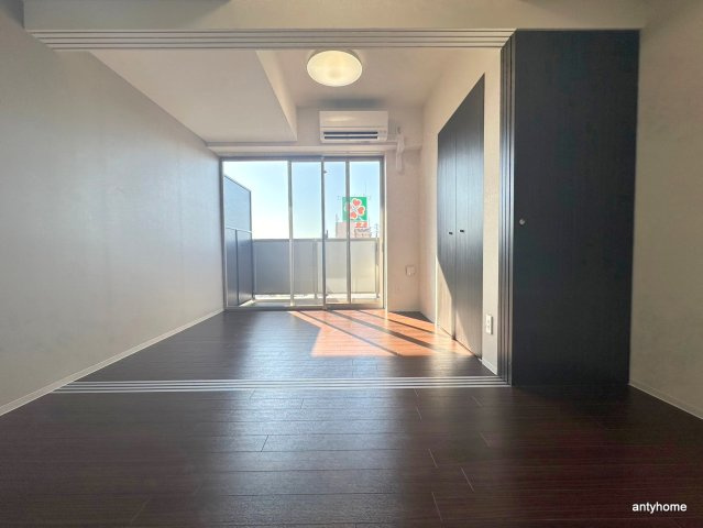 ヴィーナス今里 仲介手数料無料の居間・リビング