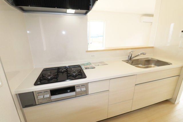 須賀川市和田字立石　　　3号棟　　　須賀川第3小学校、須賀川第３中学区のキッチン