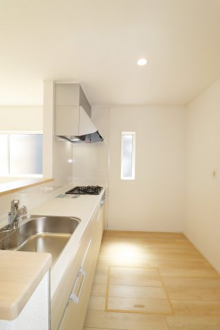 須賀川市和田字立石　　　3号棟　　　須賀川第3小学校、須賀川第３中学区のキッチン|※同社施工例