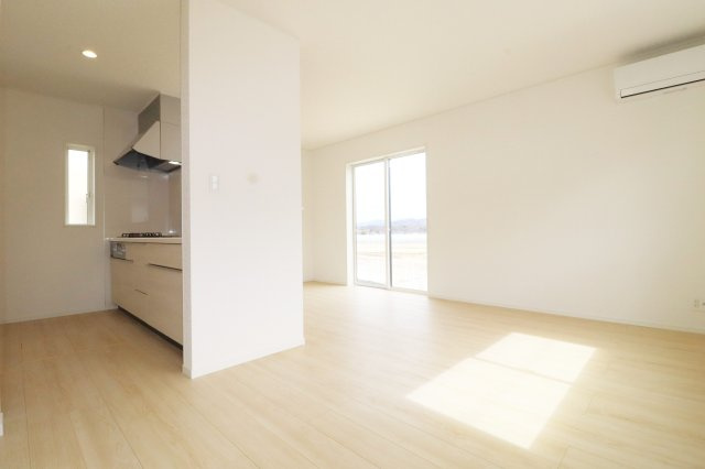 須賀川市和田字立石　　　3号棟　　　須賀川第3小学校、須賀川第３中学区の居間・リビング