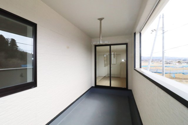 須賀川市和田字立石　　　3号棟　　　須賀川第3小学校、須賀川第３中学区のバルコニー