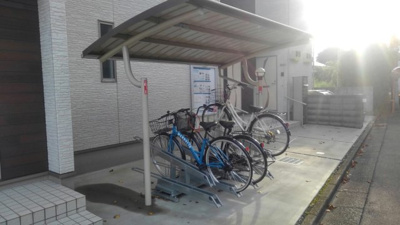 【その他】 | クレイノリバー | 屋根付き駐輪場