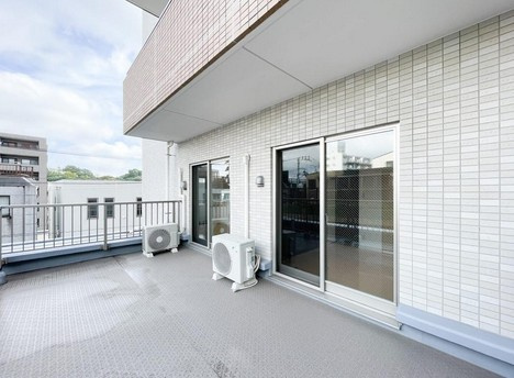 【バルコニー】