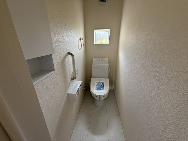 横浜1丁目　新築戸建　6棟のトイレ