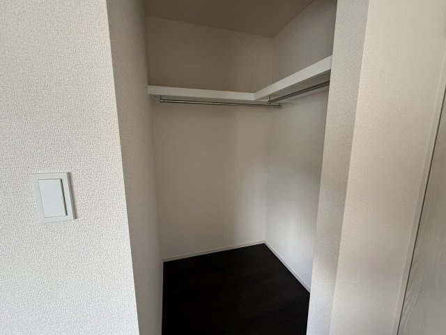 横浜1丁目　新築戸建　6棟の収納|洋室6.25帖のウォークインクローゼット