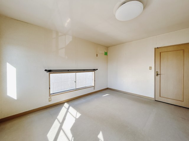 【中古戸建】前橋市下大島町の洋室|■2階洋室｜子供部屋のメリットは「自立心を養うことができる」「自分で整理整頓できるようになる」そして、お子様が成長した際には「プライバシーを確保できる」といい事だらけ♪