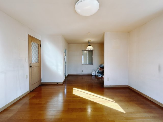 【中古戸建】前橋市下大島町の居間・リビング|■リビング｜毎日の家族とのご飯も大切に、充実できるようオシャレなダイニングキッチンをご用意しました♪より家族との絆も深まります＾＾