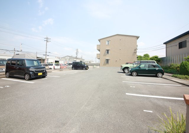 グランディールⅡの駐車場