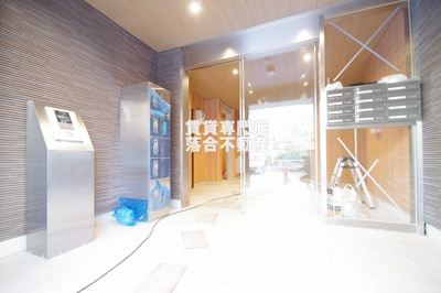 【エントランス】 | CASA FLORESTA | オートロック付きで安心♪