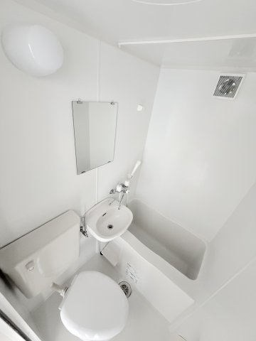 ジェンマーノ生麦の浴室