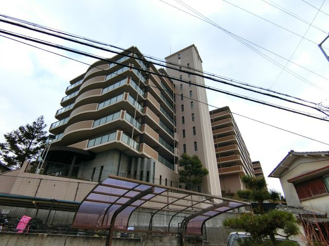 南海サウスヒルズ松ヶ丘の外観