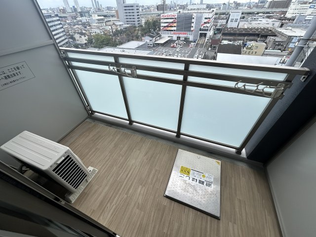 エスリード大阪デュアルゲートのバルコニー