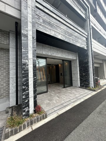 エスリード大阪デュアルゲートのエントランス
