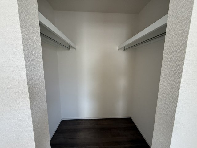 横浜1丁目　新築戸建　6棟の収納|洋室６帖のウォークインクローゼット