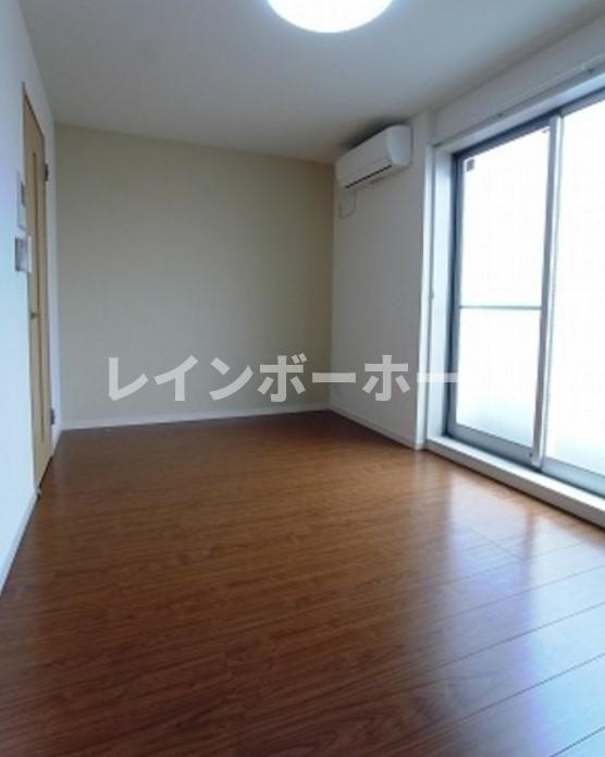 仲介手数料（賃料の1.10ヵ月）の50％OFF対象物件！の居間・リビング|居間です