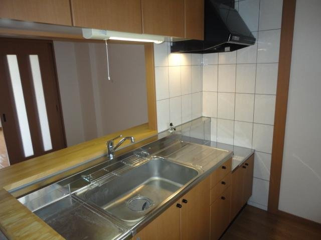 サンコート・パインのキッチン|広々キッチン