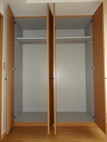サンコート・パインの収納|クローゼット（内部）