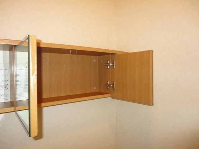 サンコート・パインの収納|ＷＣ収納内部