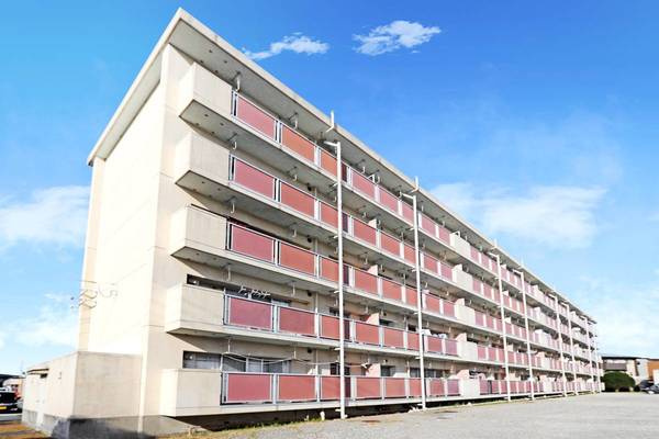 ビレッジハウス下広川1号棟の外観|おしゃれな外観です