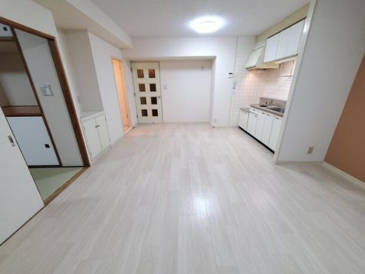 さいたま市浦和区大東２丁目の賃貸マンションの居間・リビング