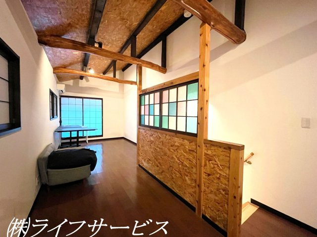 【洋室】 | 東三国２丁目テラスハウス | ２階洋室／細部までこだわった和モダンスタイルのリノベーション！