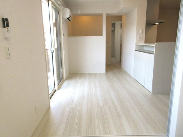 アローフィールド桜の居間・リビング