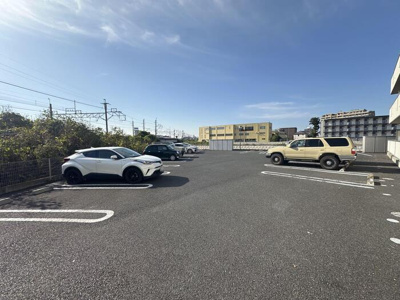 【駐車場】 | クレストコート Ａ | 駐車場