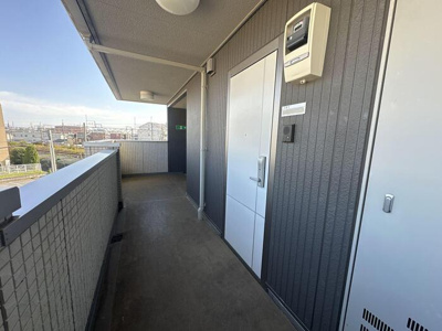 【玄関】 | クレストコート Ａ | 玄関前