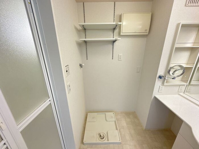 【玄関】 | クレストコート Ａ | 洗濯機置き場