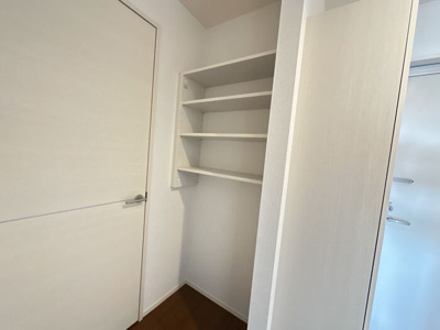 【収納】 | クレストコート Ａ | 廊下収納棚