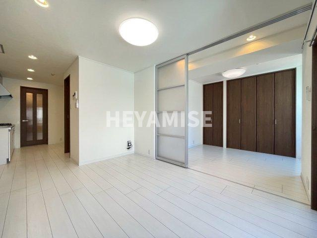 にしやま恵美須町ビルの居間・リビング|※別号室の参考画像です※現況を優先します