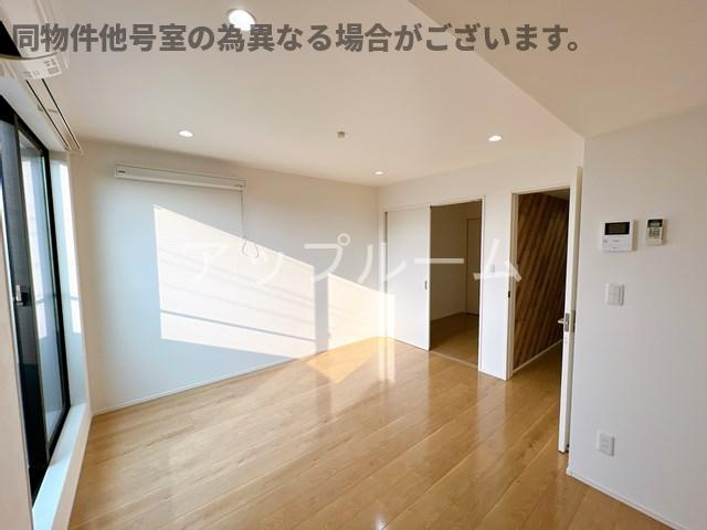 クラウド鳥羽見の居間・リビング